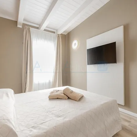 Wave Island Gold G8 Apartment *