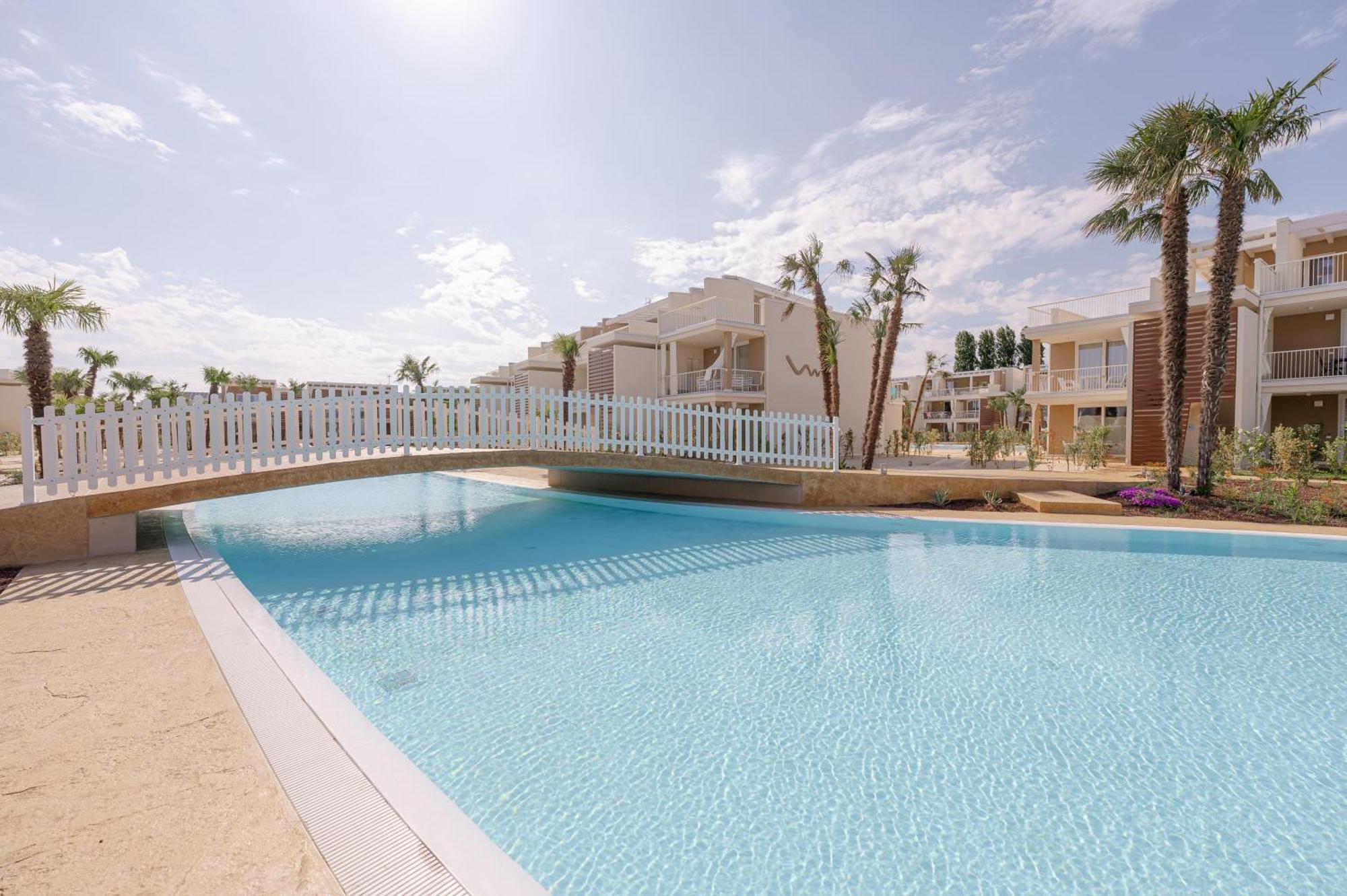 Wave Island Gold G8 Apartment *